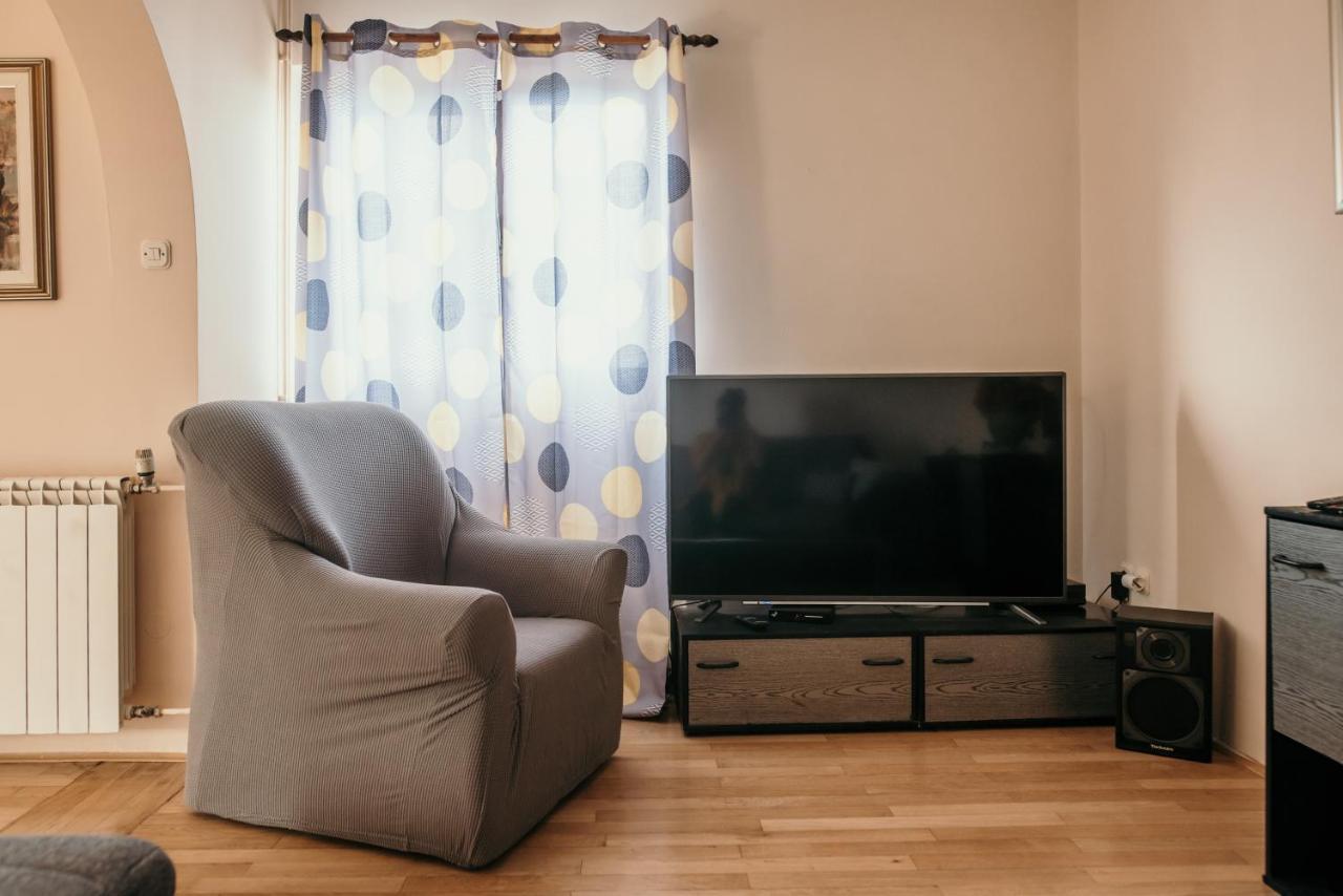 Apartments Ivana Драмал Екстериор снимка