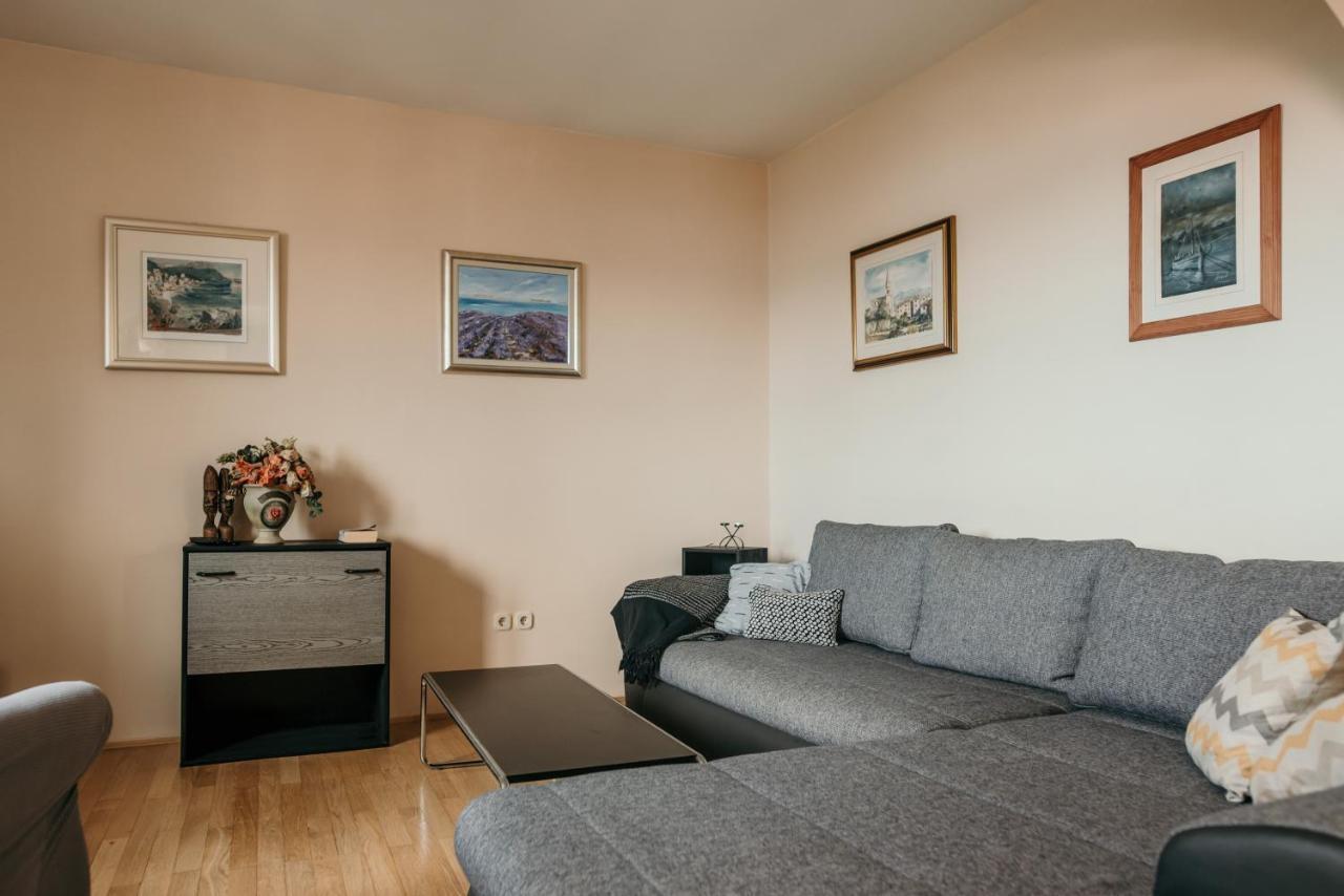 Apartments Ivana Драмал Екстериор снимка
