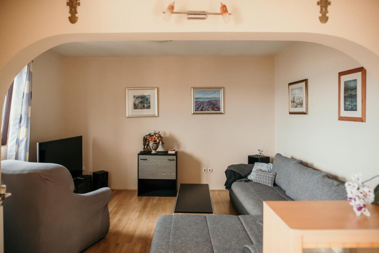 Apartments Ivana Драмал Екстериор снимка