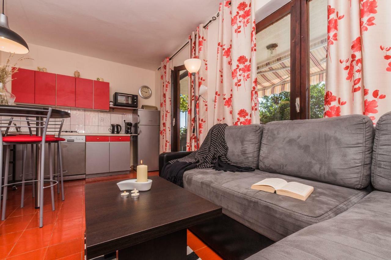 Apartments Ivana Драмал Екстериор снимка