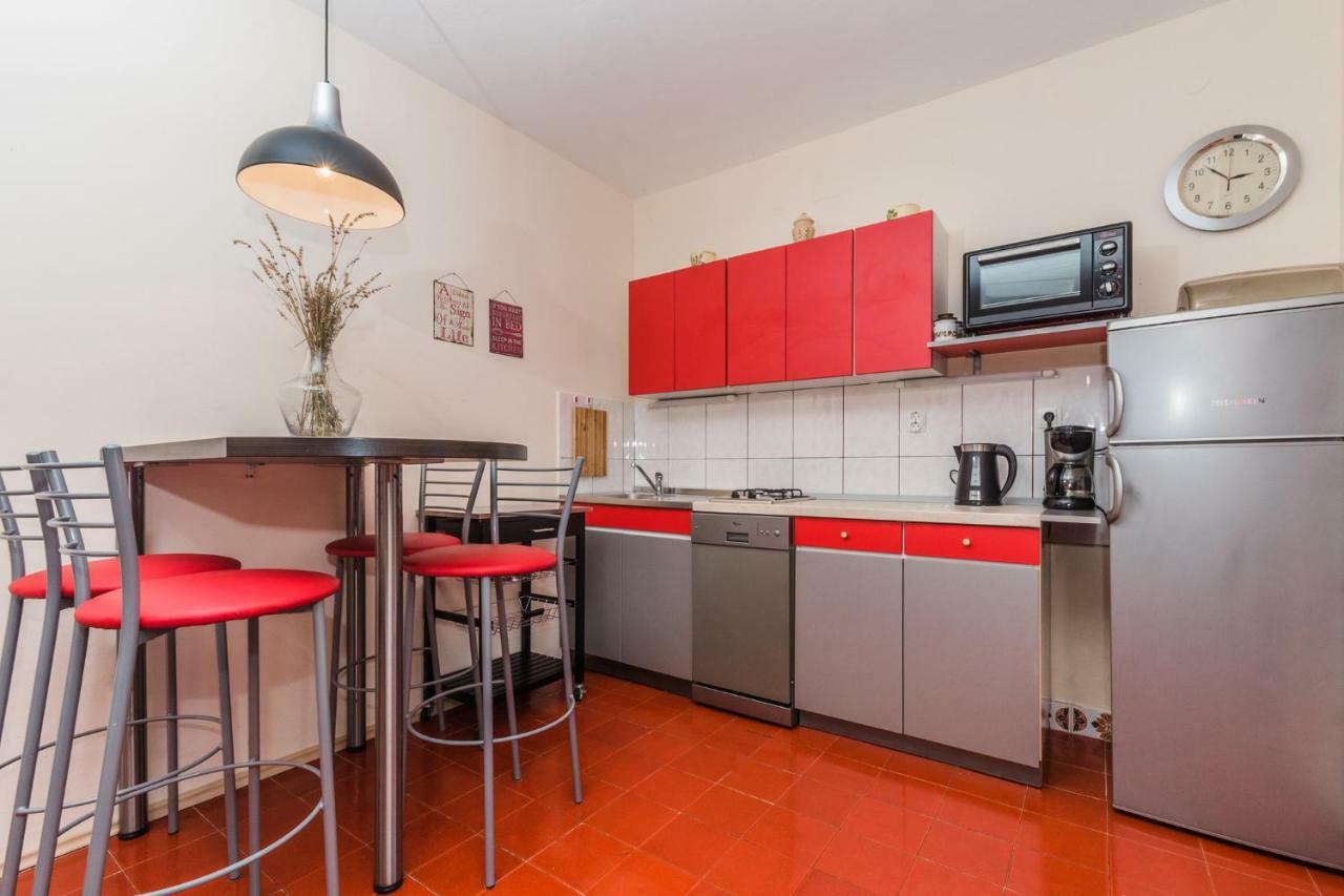 Apartments Ivana Драмал Екстериор снимка